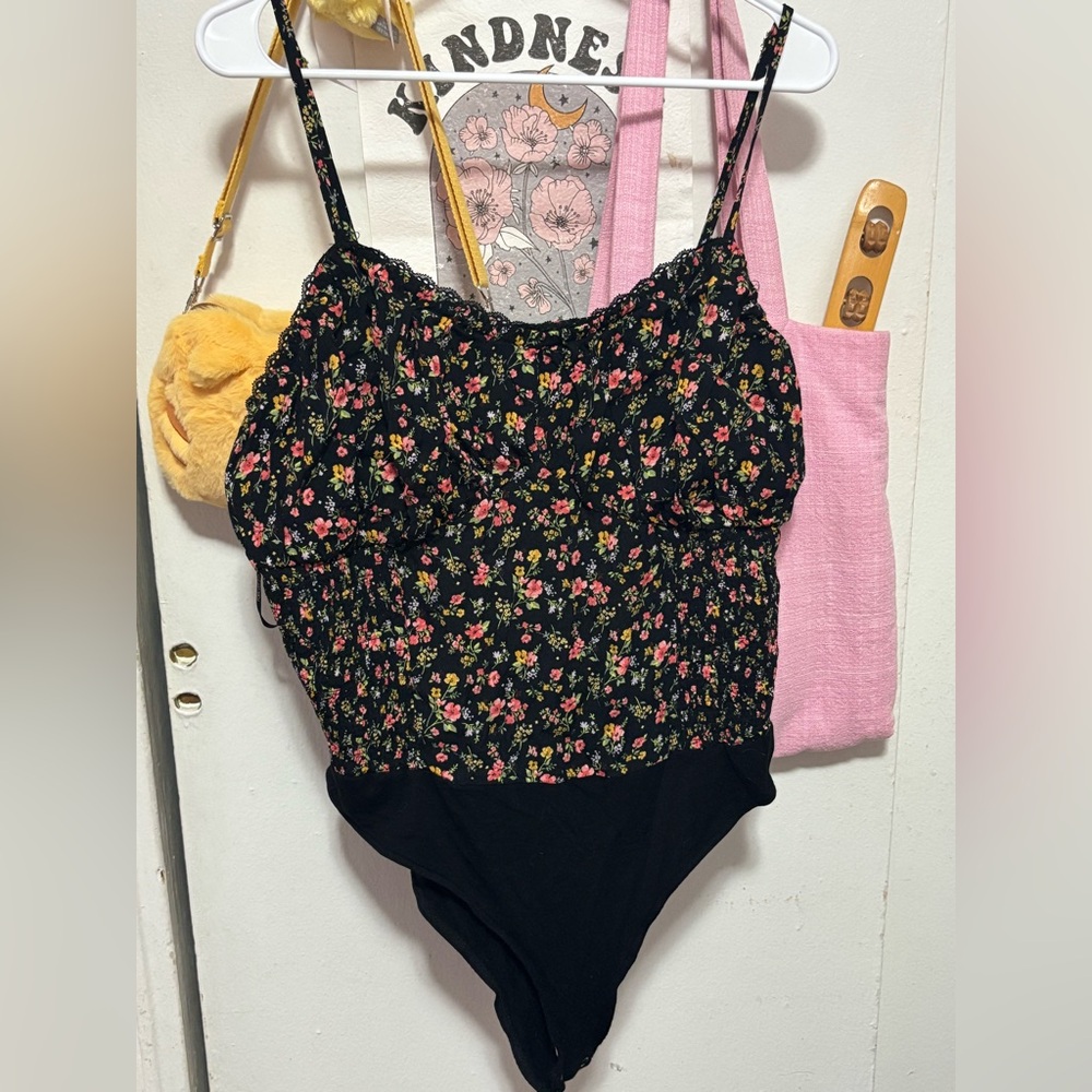 Forever21 -Plus Floral bodysuit